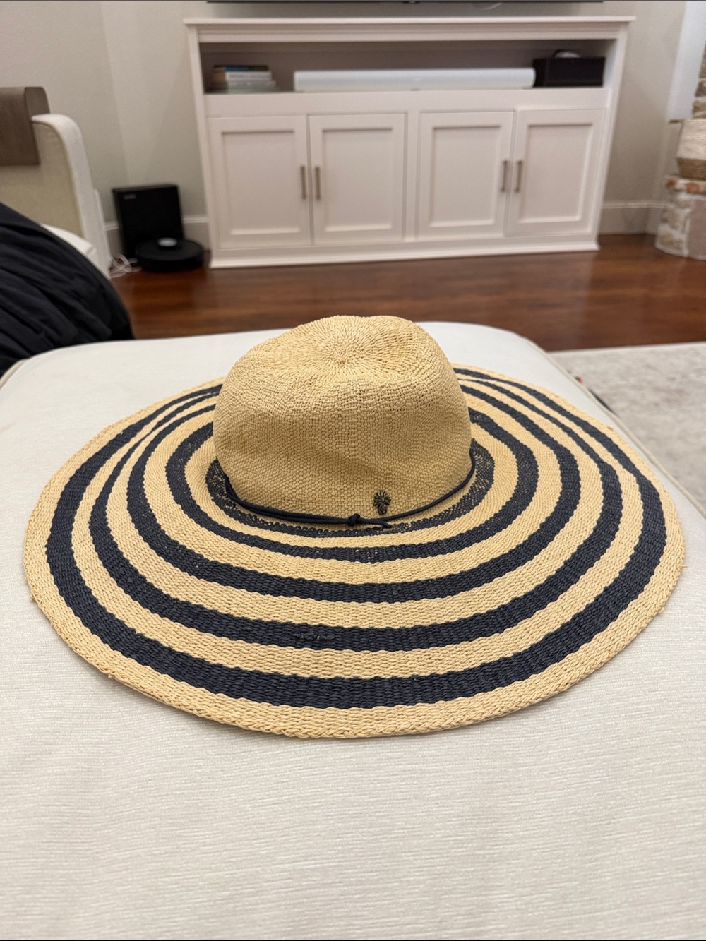 Tommy Bahama Wide Brim Straw Sun Hat - Natural & Navy